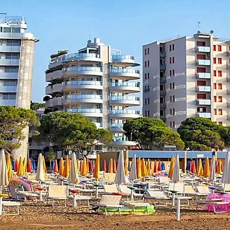 Hotel Bright And Airy With Garden View Lignano Sabbiadoro